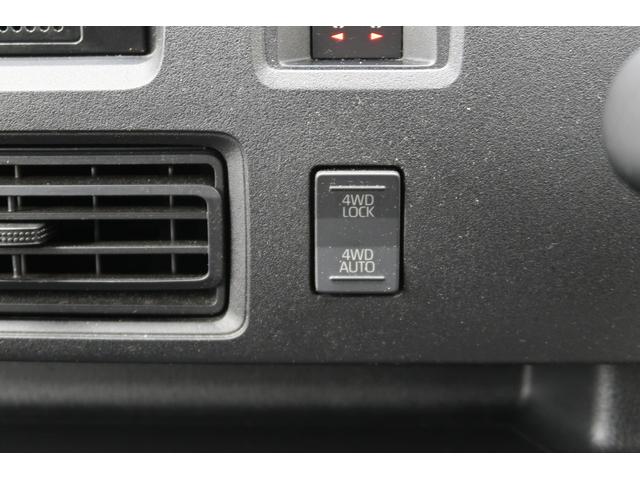 ハイゼットカーゴＤＸ　／４ＷＤ／ラジオ／キーレスエントリー／オートライト踏み間違い防止　Ｗエアバック　キーフリーシステム　エコアイドル　車線逸脱警報　切替４ＷＤ　オートハイビーム　オートライト　運転席エアバッグ　ＡＢＳ　記録簿　ＶＤＣ（富山県）の中古車