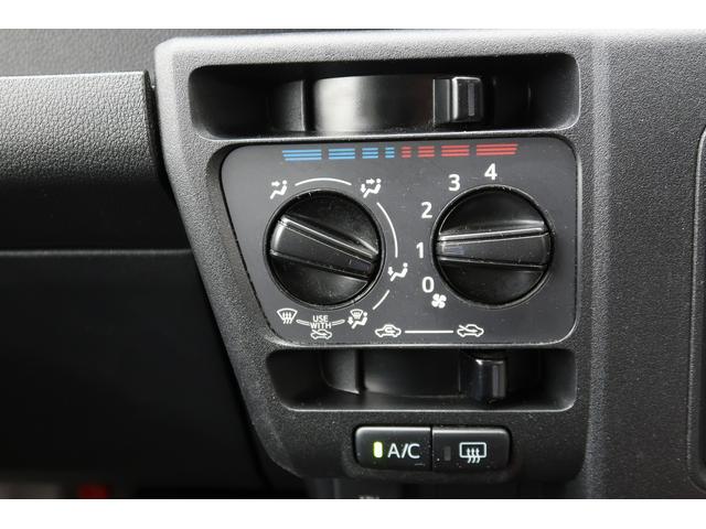 ハイゼットカーゴＤＸ　／４ＷＤ／ラジオ／キーレスエントリー／オートライト踏み間違い防止　Ｗエアバック　キーフリーシステム　エコアイドル　車線逸脱警報　切替４ＷＤ　オートハイビーム　オートライト　運転席エアバッグ　ＡＢＳ　記録簿　ＶＤＣ（富山県）の中古車