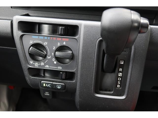 ハイゼットカーゴＤＸ　／４ＷＤ／ラジオ／キーレスエントリー／オートライト踏み間違い防止　Ｗエアバック　キーフリーシステム　エコアイドル　車線逸脱警報　切替４ＷＤ　オートハイビーム　オートライト　運転席エアバッグ　ＡＢＳ　記録簿　ＶＤＣ（富山県）の中古車