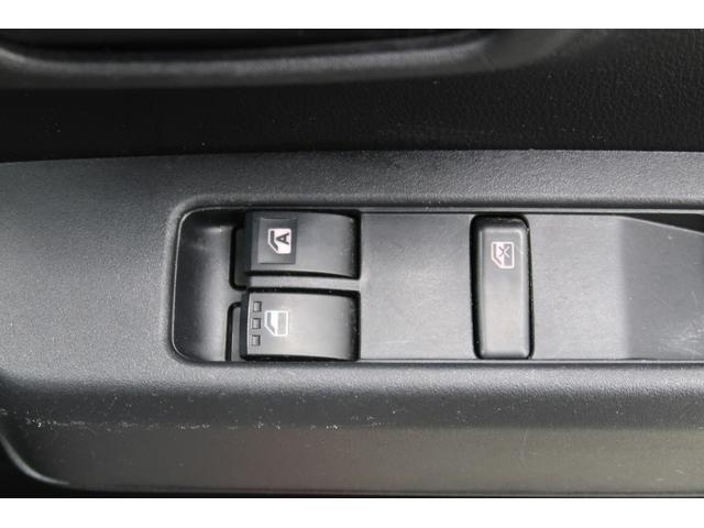 ハイゼットカーゴＤＸ　／４ＷＤ／ラジオ／キーレスエントリー／オートライト踏み間違い防止　Ｗエアバック　キーフリーシステム　エコアイドル　車線逸脱警報　切替４ＷＤ　オートハイビーム　オートライト　運転席エアバッグ　ＡＢＳ　記録簿　ＶＤＣ（富山県）の中古車