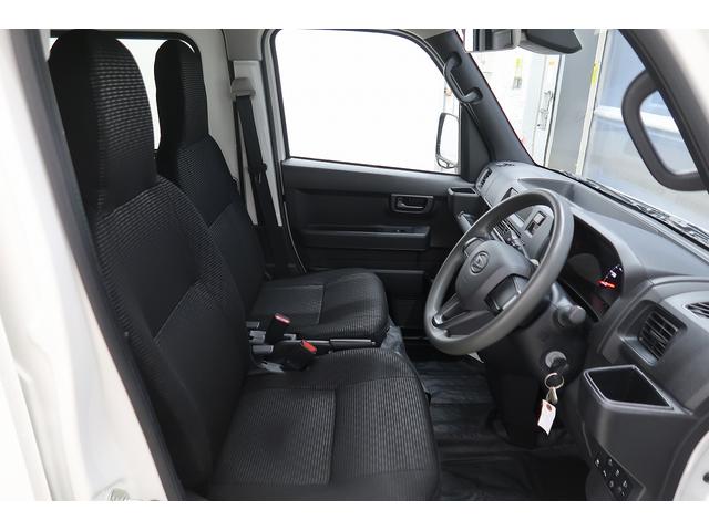 ハイゼットカーゴＤＸ　／４ＷＤ／ラジオ／キーレスエントリー／オートライト踏み間違い防止　Ｗエアバック　キーフリーシステム　エコアイドル　車線逸脱警報　切替４ＷＤ　オートハイビーム　オートライト　運転席エアバッグ　ＡＢＳ　記録簿　ＶＤＣ（富山県）の中古車