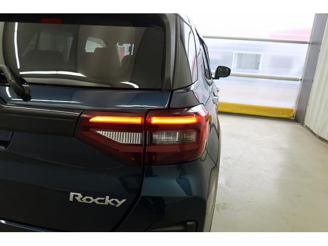 ロッキープレミアムＧ　ＨＥＶ　／ナビ／パノラマカメラ／ドラレコ／バックカメラ付き　電動格納式ドアミラー　衝突被害軽減　盗難防止　Ｂｌｕｅｔｏｏｔｈ対応　衝突安全ボディ　Ｄレコ　アルミホイル　ＬＥＤライト　ＥＴＣ付　オートＬＥＤ　Ｓヒーター　記録簿　スマートキー（富山県）の中古車