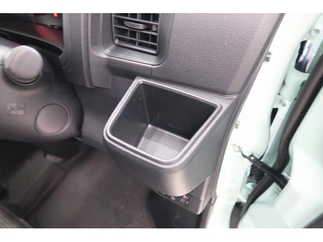 ハイゼットカーゴクルーズ　／４ＷＤ切替／ナビ／バックカメラ／キーフリー／バックカメラ　横滑り防止機能　両側スライドＤ　オートマチックハイビーム　オートライト　エアバッグ　スマートキー＆プッシュスタート　記録簿　ＡＢＳ　４ＷＤ車　衝突軽減Ｂ（富山県）の中古車