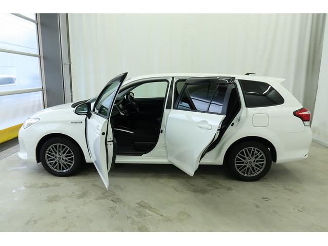 カローラフィールダーハイブリッド　／キーレスエントリー／オートエアコン横滑防止　ＰＣＳ　Ｗエアバック　キーレスリモコン　記録簿付き　電動格納式ドアミラー　アイドリングストップ　運転席エアバッグ　ＥＴＣ　衝突安全ボディ　ＡＢＳ（富山県）の中古車