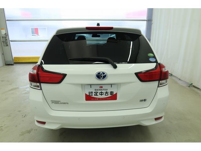 カローラフィールダーハイブリッド　／キーレスエントリー／オートエアコン横滑防止　ＰＣＳ　Ｗエアバック　キーレスリモコン　記録簿付き　電動格納式ドアミラー　アイドリングストップ　運転席エアバッグ　ＥＴＣ　衝突安全ボディ　ＡＢＳ（富山県）の中古車