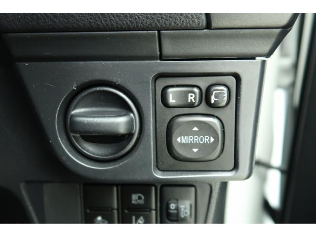 カローラフィールダーハイブリッド　／キーレスエントリー／オートエアコン横滑防止　ＰＣＳ　Ｗエアバック　キーレスリモコン　記録簿付き　電動格納式ドアミラー　アイドリングストップ　運転席エアバッグ　ＥＴＣ　衝突安全ボディ　ＡＢＳ（富山県）の中古車