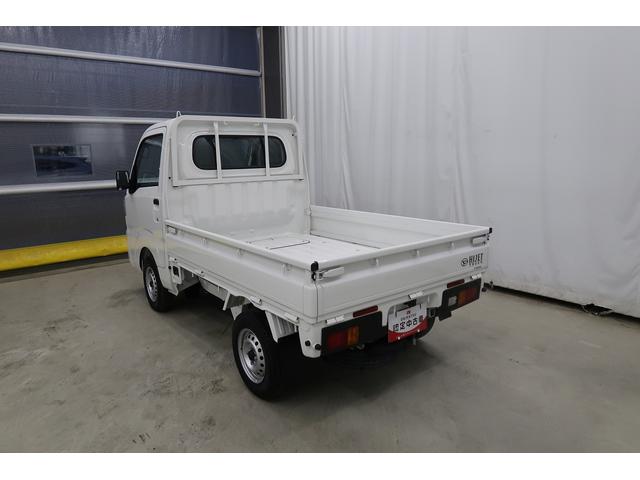 ハイゼットトラックスタンダード　／４ＷＤ／スマートアシスト／ＣＶＴ／エアコン／４ＷＤ　エアコンパワステ　エアバッグ　ＡＭ／ＦＭラジオ　整備記録簿　追突被害軽減ブレーキ　エコアイドル　安全ボディ　シングルエアバッグ　車線逸脱警報　ＥＳＣ　ＡＢＳ（富山県）の中古車