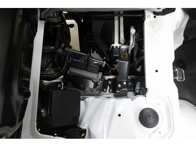 ハイゼットトラックスタンダード　／４ＷＤ／スマートアシスト／ＣＶＴ／エアコン／４ＷＤ　エアコンパワステ　エアバッグ　ＡＭ／ＦＭラジオ　整備記録簿　追突被害軽減ブレーキ　エコアイドル　安全ボディ　シングルエアバッグ　車線逸脱警報　ＥＳＣ　ＡＢＳ（富山県）の中古車