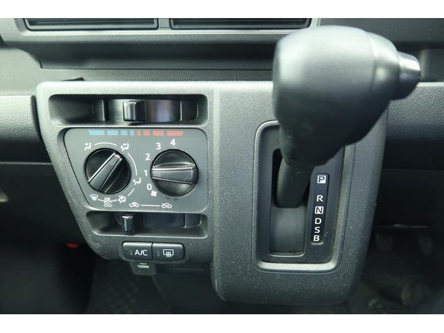 ハイゼットカーゴクルーズ　／４ＷＤ／オーディオレス／キーフリー／オートライト誤発進抑制機能　電動格納式ドアミラー　レーンキープアシスト　４ＷＤ車　キーフリー　セキュリティ　横滑り防止機能　オートハイビーム　オートライト　衝突安全ボディ　Ｗエアバック　ＡＢＳ　記録簿（富山県）の中古車