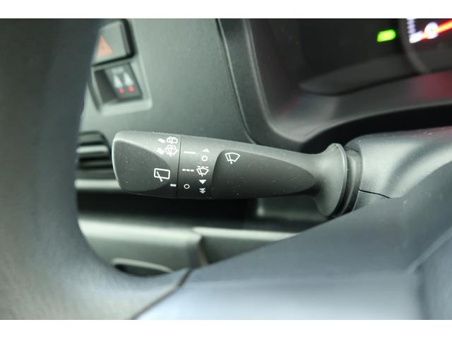 ハイゼットカーゴクルーズ　／４ＷＤ／オーディオレス／キーフリー／オートライト誤発進抑制機能　電動格納式ドアミラー　レーンキープアシスト　４ＷＤ車　キーフリー　セキュリティ　横滑り防止機能　オートハイビーム　オートライト　衝突安全ボディ　Ｗエアバック　ＡＢＳ　記録簿（富山県）の中古車