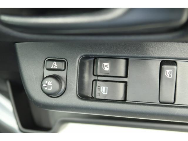 ハイゼットカーゴクルーズ　／４ＷＤ／オーディオレス／キーフリー／オートライト誤発進抑制機能　電動格納式ドアミラー　レーンキープアシスト　４ＷＤ車　キーフリー　セキュリティ　横滑り防止機能　オートハイビーム　オートライト　衝突安全ボディ　Ｗエアバック　ＡＢＳ　記録簿（富山県）の中古車