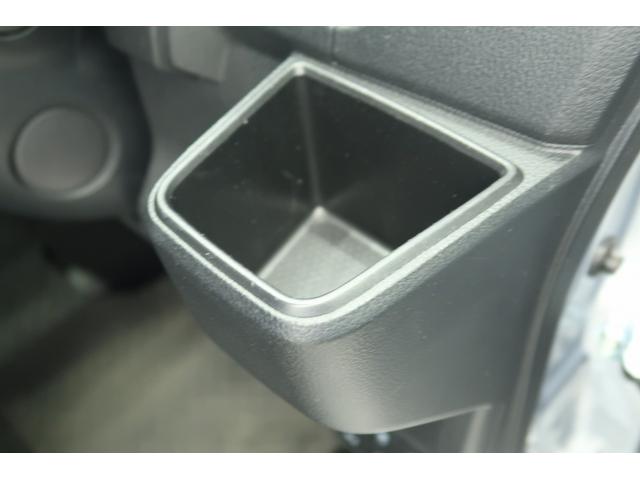 ハイゼットカーゴクルーズ　／４ＷＤ／オーディオレス／キーフリー／オートライト誤発進抑制機能　電動格納式ドアミラー　レーンキープアシスト　４ＷＤ車　キーフリー　セキュリティ　横滑り防止機能　オートハイビーム　オートライト　衝突安全ボディ　Ｗエアバック　ＡＢＳ　記録簿（富山県）の中古車