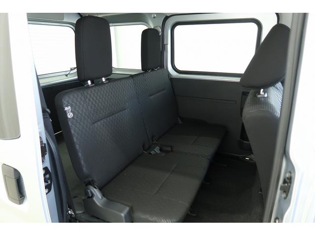 ハイゼットカーゴクルーズ　／４ＷＤ／オーディオレス／キーフリー／オートライト誤発進抑制機能　電動格納式ドアミラー　レーンキープアシスト　４ＷＤ車　キーフリー　セキュリティ　横滑り防止機能　オートハイビーム　オートライト　衝突安全ボディ　Ｗエアバック　ＡＢＳ　記録簿（富山県）の中古車