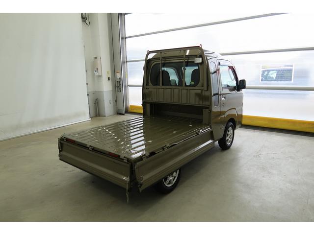 ハイゼットトラックジャンボ　／パートタイム４ＷＤ／カーナビ／ＬＥＤ定期点検記録簿　Ｗエアバック　ＬＥＤヘッド　切替４ＷＤ　ナビ・テレビ　エアバッグ　アルミホイール　ＡＢＳ　キーフリー　Ｂｔオーディオ（富山県）の中古車