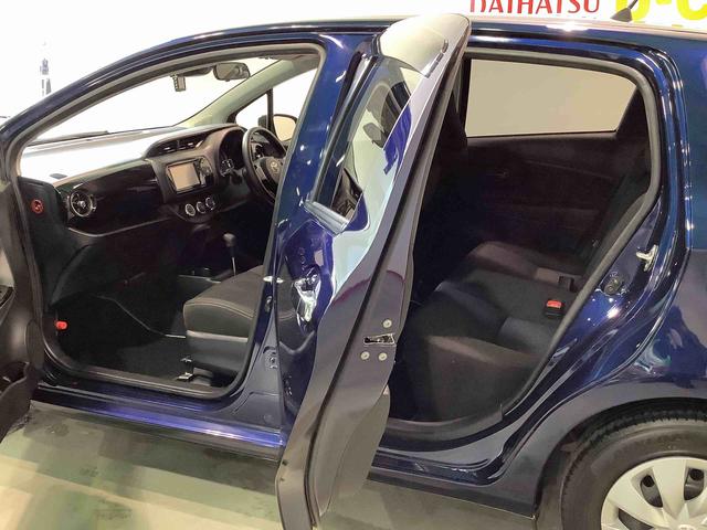 ヴィッツＦ　セーフティーエディションIII全車１年走行距離無制限まごころ保証付き！　ナビゲーションシステム　バックカメラ　ソナーセンサー　オートライト　フォグランプ（栃木県）の中古車