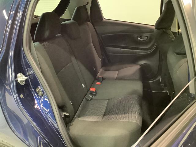 ヴィッツＦ　セーフティーエディションIII全車１年走行距離無制限まごころ保証付き！　ナビゲーションシステム　バックカメラ　ソナーセンサー　オートライト　フォグランプ（栃木県）の中古車