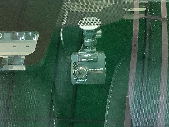 ヴィッツＦ　セーフティーエディションIII全車１年走行距離無制限まごころ保証付き！　ナビゲーションシステム　バックカメラ　ソナーセンサー　オートライト　フォグランプ（栃木県）の中古車