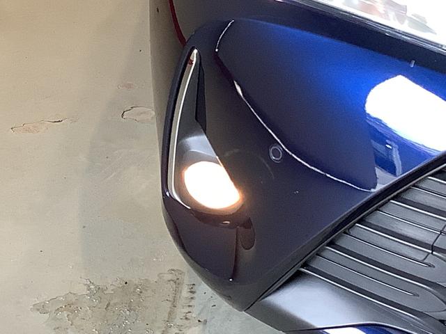 ヴィッツＦ　セーフティーエディションIII全車１年走行距離無制限まごころ保証付き！　ナビゲーションシステム　バックカメラ　ソナーセンサー　オートライト　フォグランプ（栃木県）の中古車