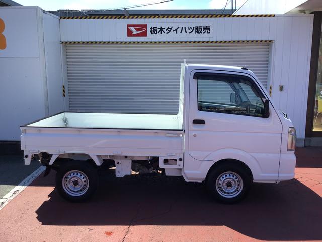 キャリイトラックＫＣエアコン・パワステ全車１年走行距離無制限まごころ保証付き！　ラジオ　オートライト　４ＷＤ　ＡＴ　衝突被害軽減システム（栃木県）の中古車
