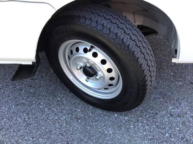 キャリイトラックＫＣエアコン・パワステ全車１年走行距離無制限まごころ保証付き！　ラジオ　オートライト　４ＷＤ　ＡＴ　衝突被害軽減システム（栃木県）の中古車