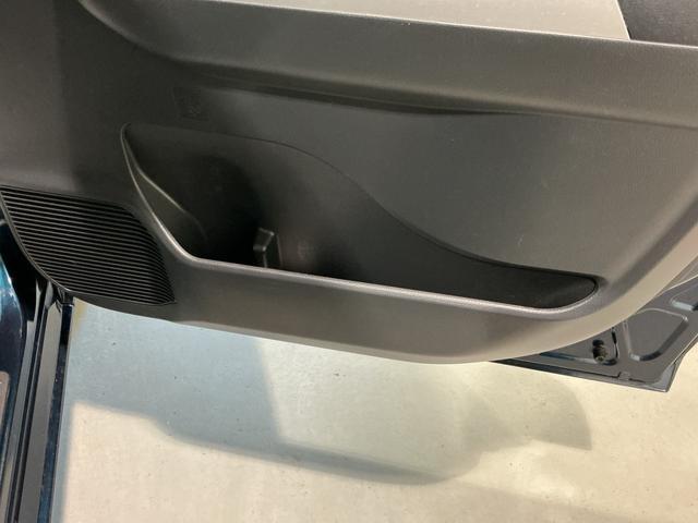 トールカスタムＧ　ＳＡII全周囲カメラ　衝突被害軽減　電動格納ドアミラー　ナビＴＶ　ＬＥＤ　エアバッグ　両側パワスラドア　レーンアシスト　メモリーナビ　キーフリーシステム　ＥＴＣ　エコアイドル　スマートキー（栃木県）の中古車