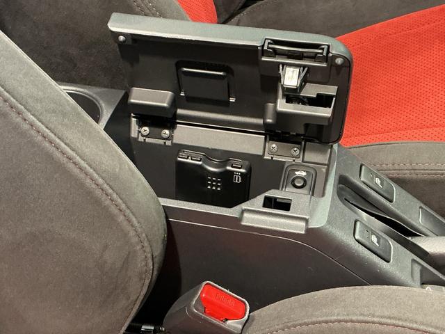 コペンセロ　Ｓキ−フリ−　ＬＥＤ　ナビＴＶ　盗難防止システム　運転席エアバッグ　ＡＢＳ　ターボエンジン　Ｗエアバック　インテリキー　電動ミラー　衝突安全ボディ　ＥＳＣ　シートヒーター　バックカメラ（栃木県）の中古車