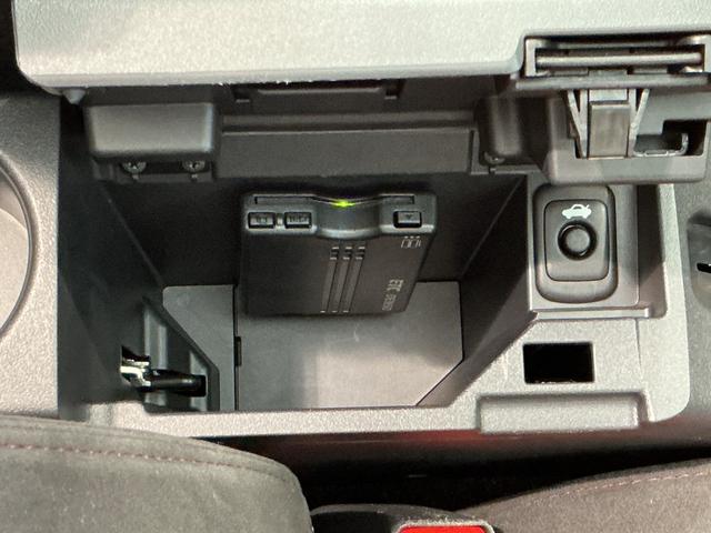 コペンセロ　Ｓキ−フリ−　ＬＥＤ　ナビＴＶ　盗難防止システム　運転席エアバッグ　ＡＢＳ　ターボエンジン　Ｗエアバック　インテリキー　電動ミラー　衝突安全ボディ　ＥＳＣ　シートヒーター　バックカメラ（栃木県）の中古車