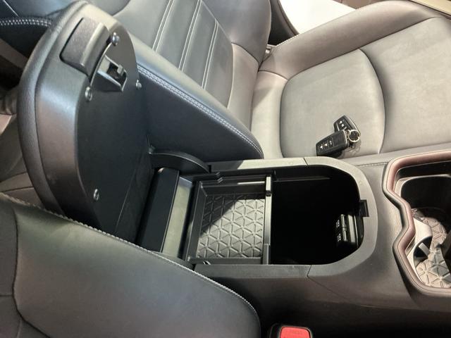 ＲＡＶ４ハイブリッドＧドライブレコーダ　シートヒータ　バックモニター　ＬＥＤヘッドライト　スマキー　ＴＶナビ　横滑り防止装置　クルコン　エアバッグ　ＡＷ　キーレスエントリー　ＥＴＣ　ＡＢＳ（栃木県）の中古車