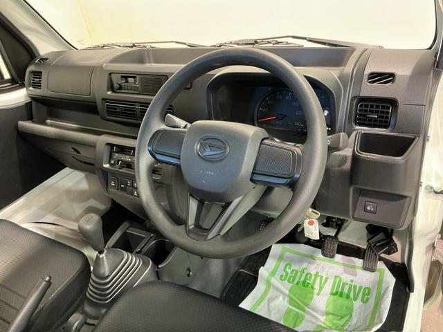 ハイゼットトラックスタンダード 農用スペシャル4WD レーンキープアシスト ソナー 助手席エアバック 誤発進抑制機能 エアコン付 衝突安全ボディ 運転席エアバック オートライト 横滑り防止 アイドリングストップ ABS イモビ(栃木県)の中古車