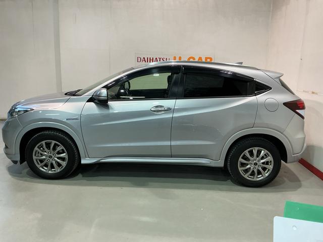 ヴェゼルハイブリッドZ・ホンダセンシングレーダーサポート 横滑り防止システム バックカメラ 盗難防止装置 衝突安全ボディ スマ−トキ− ECOモード Aライト LEDライト アルミ ETC車載器(栃木県)の中古車