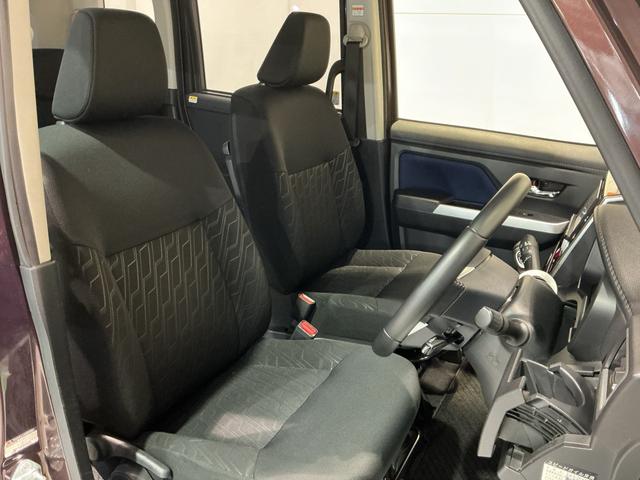 トールカスタムＧ　リミテッド　ＳＡIIIナビＴＶ　横滑り防止　オートマチックハイビーム　両側自動ドア　オートクルーズコントロール　ＬＥＤ　盗難防止装置　ＥＴＣ　キーレス　スマートキー　エコアイドル　メモリーナビ　エアバッグ（栃木県）の中古車