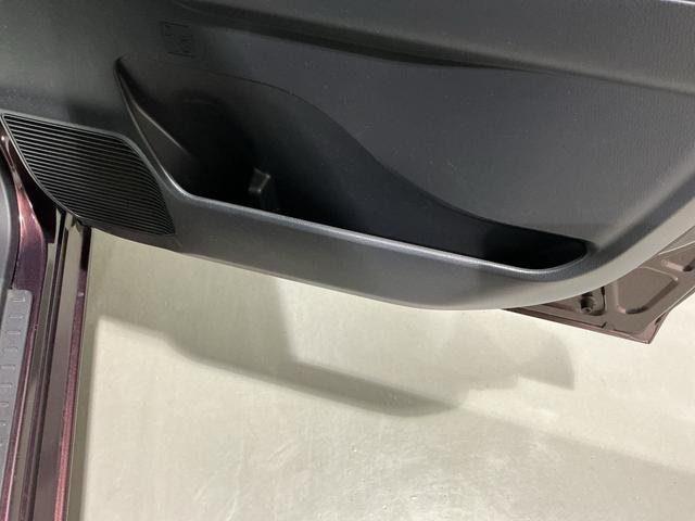 トールカスタムＧ　リミテッド　ＳＡIIIナビＴＶ　横滑り防止　オートマチックハイビーム　両側自動ドア　オートクルーズコントロール　ＬＥＤ　盗難防止装置　ＥＴＣ　キーレス　スマートキー　エコアイドル　メモリーナビ　エアバッグ（栃木県）の中古車