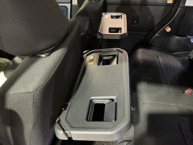 トールカスタムＧ　リミテッド　ＳＡIIIナビＴＶ　横滑り防止　オートマチックハイビーム　両側自動ドア　オートクルーズコントロール　ＬＥＤ　盗難防止装置　ＥＴＣ　キーレス　スマートキー　エコアイドル　メモリーナビ　エアバッグ（栃木県）の中古車