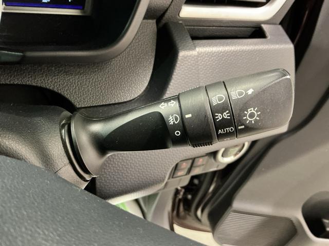 トールカスタムＧ　リミテッド　ＳＡIIIナビＴＶ　横滑り防止　オートマチックハイビーム　両側自動ドア　オートクルーズコントロール　ＬＥＤ　盗難防止装置　ＥＴＣ　キーレス　スマートキー　エコアイドル　メモリーナビ　エアバッグ（栃木県）の中古車