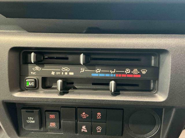 ハイゼットトラックジャンボスタンダード切り替え４ＷＤ　衝突軽減システム　エアバック　車線逸脱警報　デュアルエアバック　横滑り防止装置　コーナーセンサー　アイドリングストップ　オートマチックハイビーム　エアコン　オートライト（栃木県）の中古車