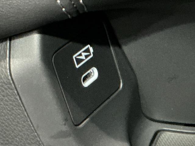 ＺＲ−Ｖｅ：ＨＥＶ　ＺＨｏｎｄａ　ＳＥＮＳＩＮＧ　後退出庫サポート　アダプティブドライビングビーム　マルチビューカメラシステム　Ｈｏｎｄａ　ＣＯＮＮＥＣＴディスプレー＋ＥＴＣ２．０車載器＋ワイヤレス充電器（栃木県）の中古車
