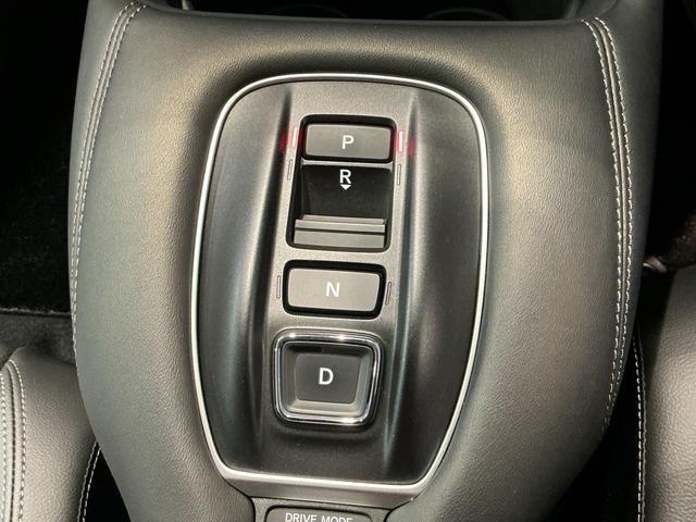 ＺＲ−Ｖｅ：ＨＥＶ　ＺＨｏｎｄａ　ＳＥＮＳＩＮＧ　後退出庫サポート　アダプティブドライビングビーム　マルチビューカメラシステム　Ｈｏｎｄａ　ＣＯＮＮＥＣＴディスプレー＋ＥＴＣ２．０車載器＋ワイヤレス充電器（栃木県）の中古車