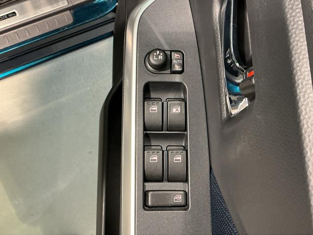 トールカスタムＧパノラマモニター　ＬＥＤライト　キーレス　Ｉストップ　電格ミラー　ハイビームアシスト　イモビライザー　前席シートヒーター　アルミ　スマートキー　メモリーナビ　ソナーセンサー（栃木県）の中古車