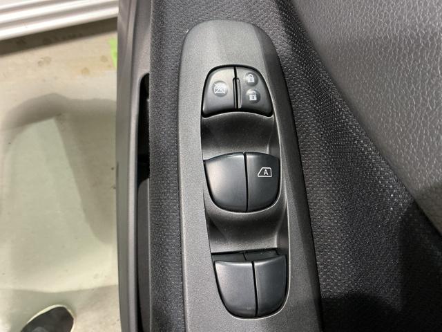 セレナハイウェイスター Vセレ+セーフティII SHV踏み間違い防止装置 Wエアコン 横滑り防止機能 インテリジェントキー 電動格納ミラー ETC メモリーナビ ナビTV ABS キーフリー アルミ Wエアバッグ 運転席エアバッグ セキュリティアラーム(栃木県)の中古車