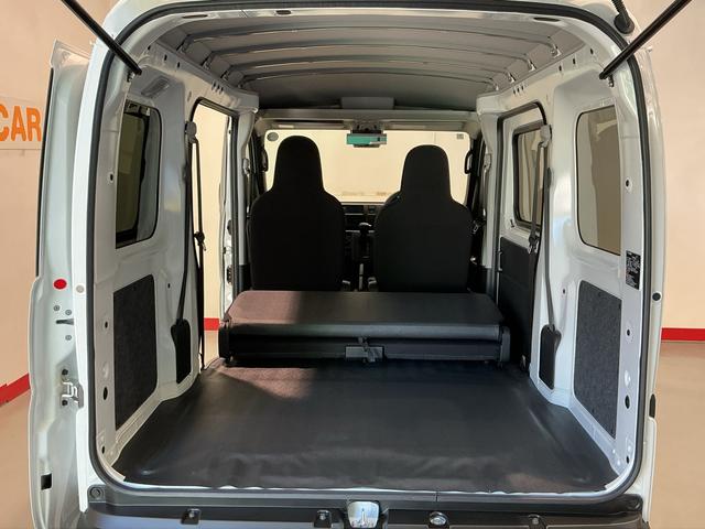 ハイゼットカーゴDX踏み間違い防止 Wエアバック セキュリティアラーム キーフリーシステム エコアイドル 車線逸脱警報 切替4WD オートハイビーム オートライト 運転席エアバッグ ABS コーナーセンサ(栃木県)の中古車