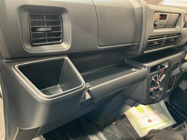 ハイゼットカーゴDX踏み間違い防止 Wエアバック セキュリティアラーム キーフリーシステム エコアイドル 車線逸脱警報 切替4WD オートハイビーム オートライト 運転席エアバッグ ABS コーナーセンサ(栃木県)の中古車