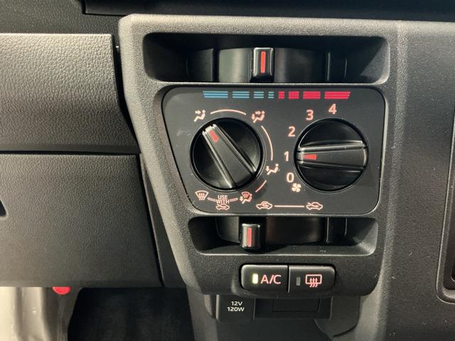 ハイゼットカーゴDX踏み間違い防止 Wエアバック セキュリティアラーム キーフリーシステム エコアイドル 車線逸脱警報 切替4WD オートハイビーム オートライト 運転席エアバッグ ABS コーナーセンサ(栃木県)の中古車