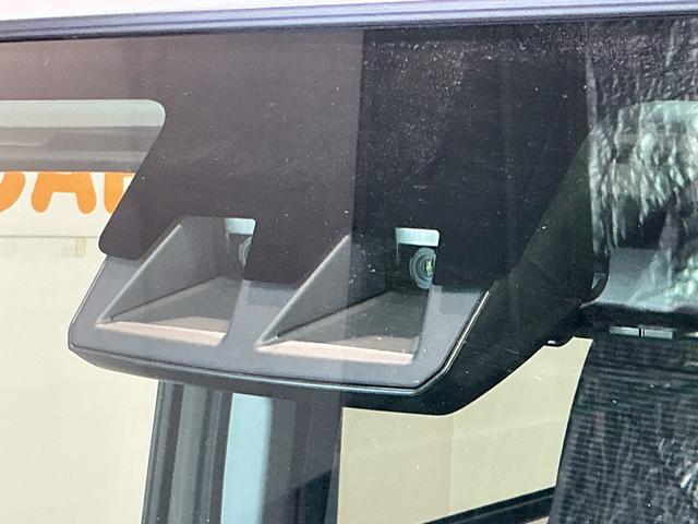 ハイゼットカーゴDX踏み間違い防止 Wエアバック セキュリティアラーム キーフリーシステム エコアイドル 車線逸脱警報 切替4WD オートハイビーム オートライト 運転席エアバッグ ABS コーナーセンサ(栃木県)の中古車