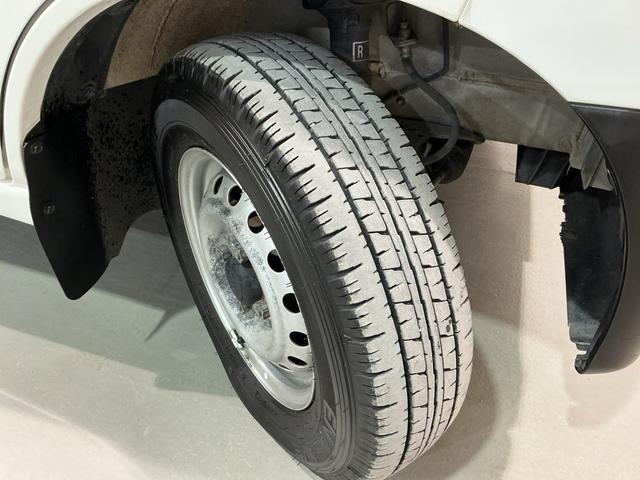 ハイゼットカーゴカーゴ2シーターハイルーフスマートアシスト ソナーセンサー 純正ラジオ ルーフキャリアー オートライト(栃木県)の中古車