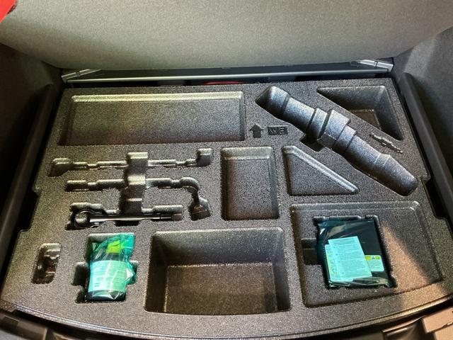 カローラツーリングハイブリッド　ダブルバイビー点検記録簿　ナビ・ＴＶ　エアバッグ　ＥＴＣ　ＡＢＳ　キーレス　アルミホイール　スマートキー＆プッシュスタート（栃木県）の中古車