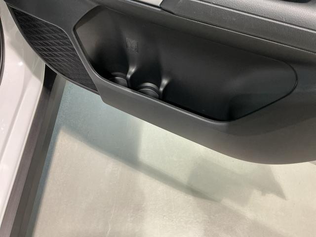 ロッキープレミアムＧ　ＨＥＶバックカメラ付き　電動格納式ドアミラー　衝突被害軽減　盗難防止　衝突安全ボディ　アルミホイル　ＬＥＤライト　オートＬＥＤ　Ｓヒーター　スマートキー　アイドリングストップ　キーフリー　ＴＶ（栃木県）の中古車