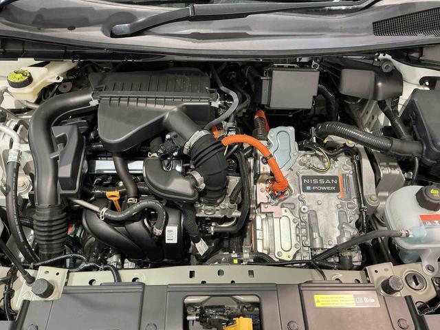 ノートSスマキー ETC車載器 ナビTV付き リモコンキー ABS エアバッグ 電格ミラー 横滑り防止機能 LEDライト イモビライザー Bカメ メモリーナビ 衝突安全ボディ(栃木県)の中古車