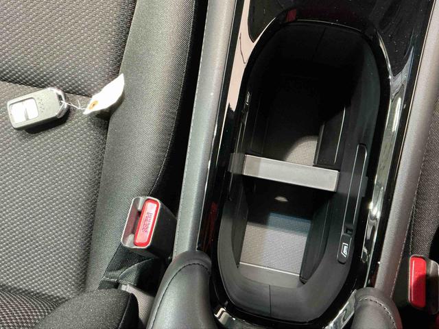 ヴェゼルハイブリッドＸリヤカメラ　アルミ　Ａクルーズ　セキュリティアラーム　ＶＳＡ　ナビＴＶ　スマートキ　衝突安全ボディ　ＬＥＤライト　Ａライト　Ｗエアバッグ　ＡＢＳ付　電動格納ドアミラー　メモリナビ（栃木県）の中古車