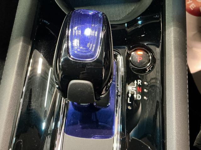 ヴェゼルハイブリッドＸリヤカメラ　アルミ　Ａクルーズ　セキュリティアラーム　ＶＳＡ　ナビＴＶ　スマートキ　衝突安全ボディ　ＬＥＤライト　Ａライト　Ｗエアバッグ　ＡＢＳ付　電動格納ドアミラー　メモリナビ（栃木県）の中古車