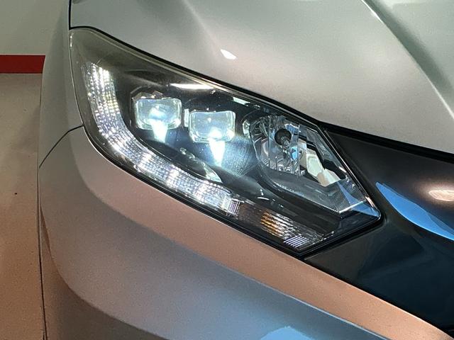 ヴェゼルハイブリッドＸリヤカメラ　アルミ　Ａクルーズ　セキュリティアラーム　ＶＳＡ　ナビＴＶ　スマートキ　衝突安全ボディ　ＬＥＤライト　Ａライト　Ｗエアバッグ　ＡＢＳ付　電動格納ドアミラー　メモリナビ（栃木県）の中古車